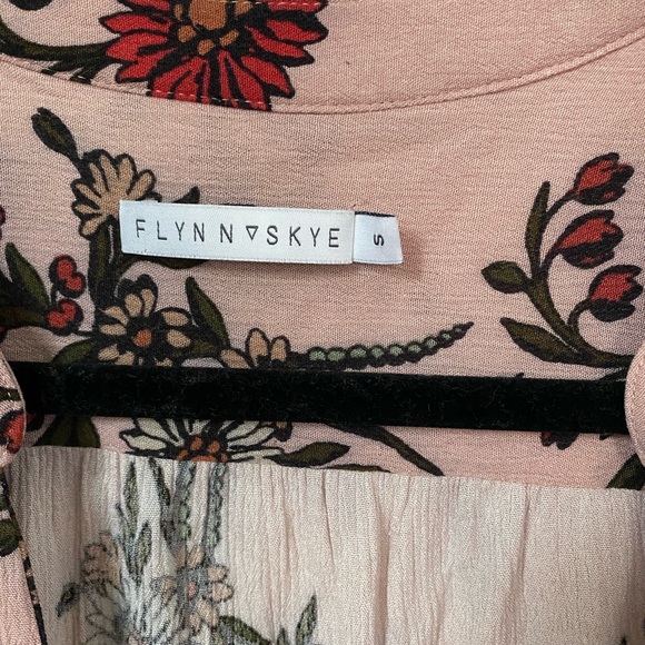 Flynn Skye, floral, open tie front, small, pink - Picture 2 of 3